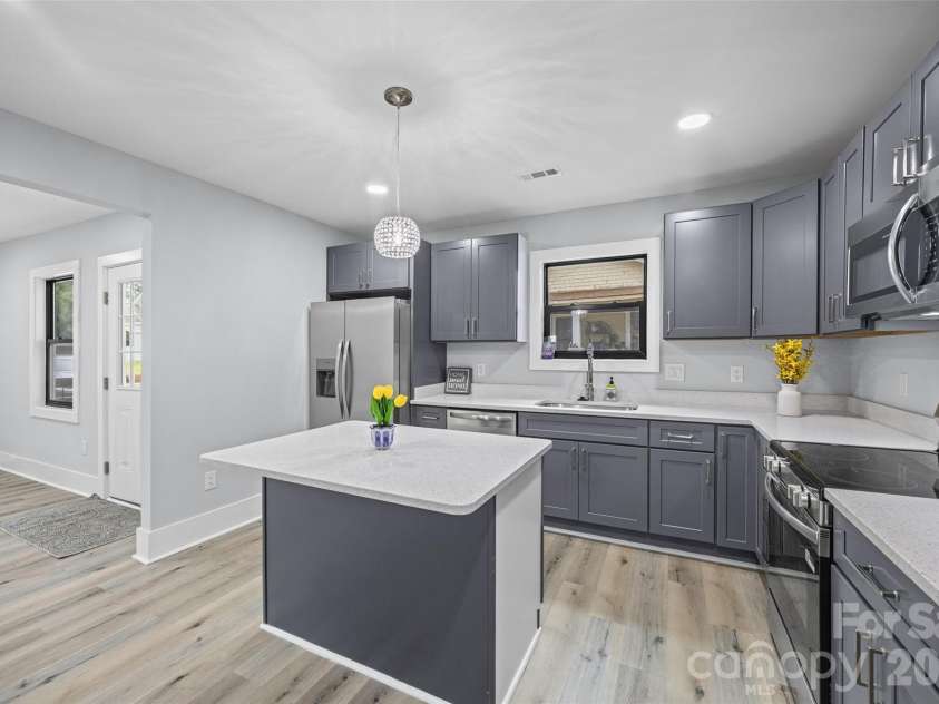 712 Henry Avenue, Gastonia, NC 28052.  MLS# CAR4407404, YatesRealty ID 39738. 