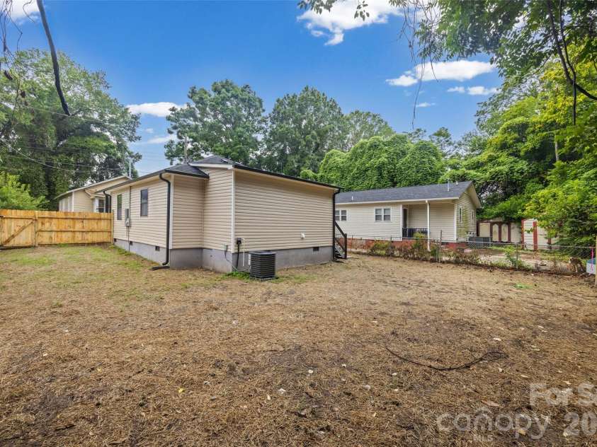 712 Henry Avenue, Gastonia, NC 28052.  MLS# CAR4407404, YatesRealty ID 39738. 