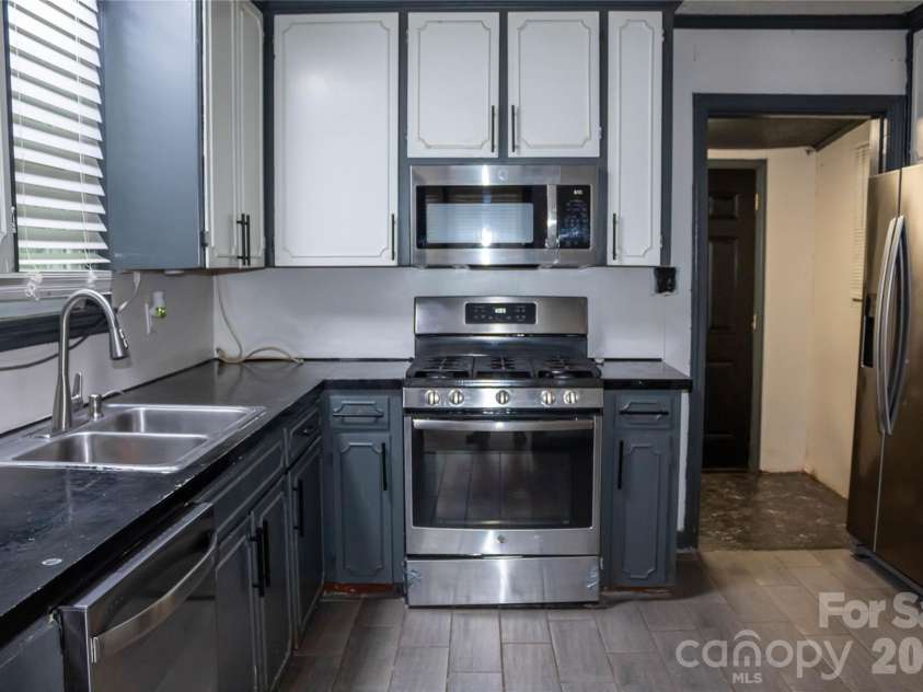 3413 1st Avenue Circle, Hickory, NC 28601.  MLS# CAR4406129, YatesRealty ID 39739. Kitchen- All Appliances Stay!