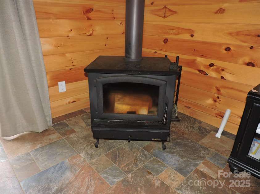 103 Chucks Lane, Bakersville, NC 28705.  MLS# CAR4281725, YatesRealty ID 3974. 