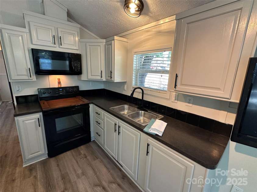 114 Meadowview Circle, New London, NC 28127.  MLS# CAR4284705, YatesRealty ID 3974. 