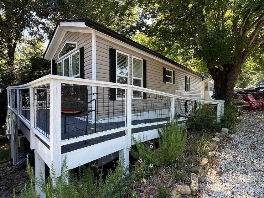 114 Meadowview Circle, New London, NC 28127.  MLS# CAR4284705, YatesRealty ID 3974. 