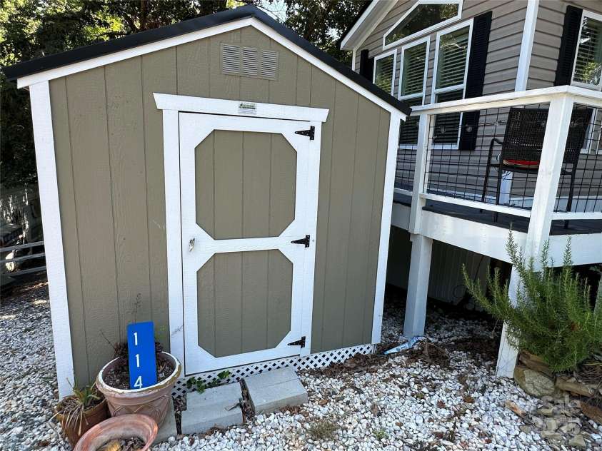 114 Meadowview Circle, New London, NC 28127.  MLS# CAR4284705, YatesRealty ID 3974. 