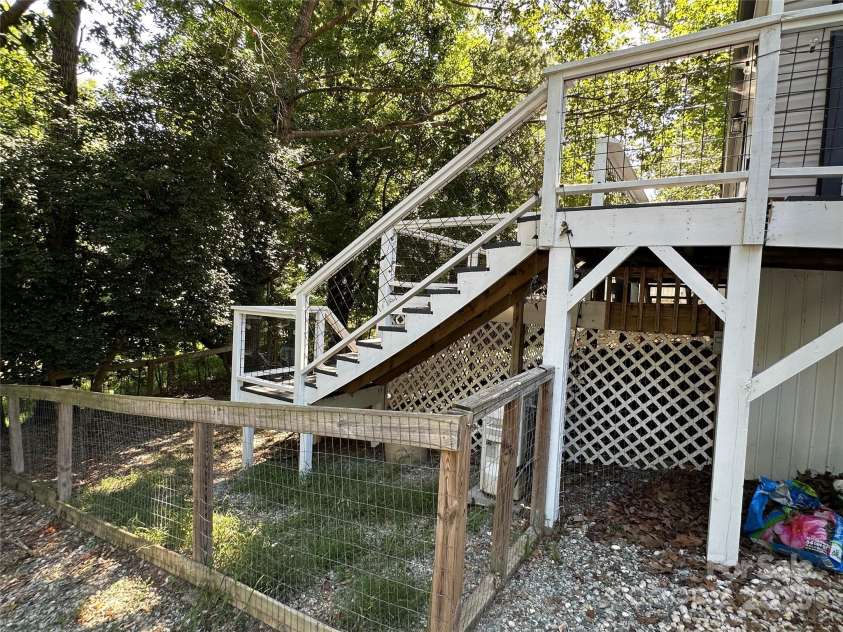 114 Meadowview Circle, New London, NC 28127.  MLS# CAR4284705, YatesRealty ID 3974. 