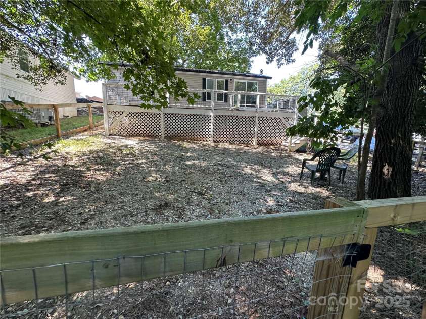 114 Meadowview Circle, New London, NC 28127.  MLS# CAR4284705, YatesRealty ID 3974. 