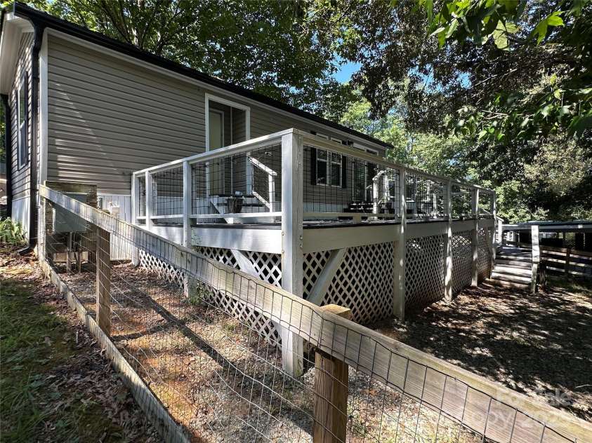 114 Meadowview Circle, New London, NC 28127.  MLS# CAR4284705, YatesRealty ID 3974. 