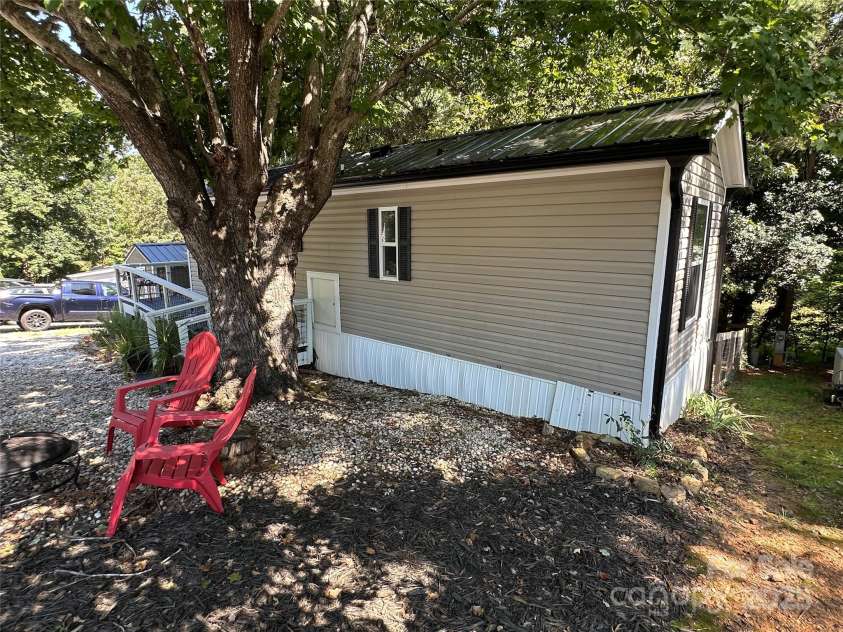 114 Meadowview Circle, New London, NC 28127.  MLS# CAR4284705, YatesRealty ID 3974. 