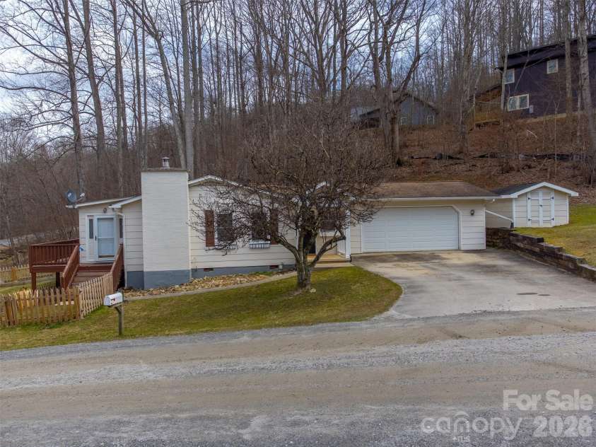 57 Melody Lane, Maggie Valley, NC 28751.  MLS# CAR4357455, YatesRealty ID 3974. 
