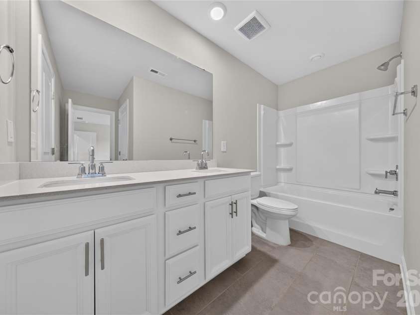13222 Kenworth Road, Charlotte, NC 28278.  MLS# CAR4407119, YatesRealty ID 39740. Full Bath Two with Direct Access From Both Bedrooms