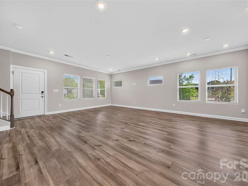 13222 Kenworth Road, Charlotte, NC 28278.  MLS# CAR4407119, YatesRealty ID 39740. Open Concept Floor Plan