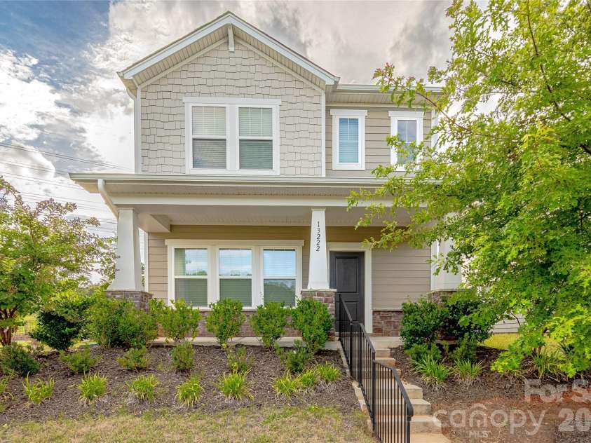 13222 Kenworth Road, Charlotte, NC 28278.  MLS# CAR4407119, YatesRealty ID 39740. Welcome Home
