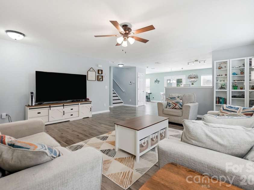 513 Sansberry Drive, York, SC 29745.  MLS# CAR4407150, YatesRealty ID 39742. 