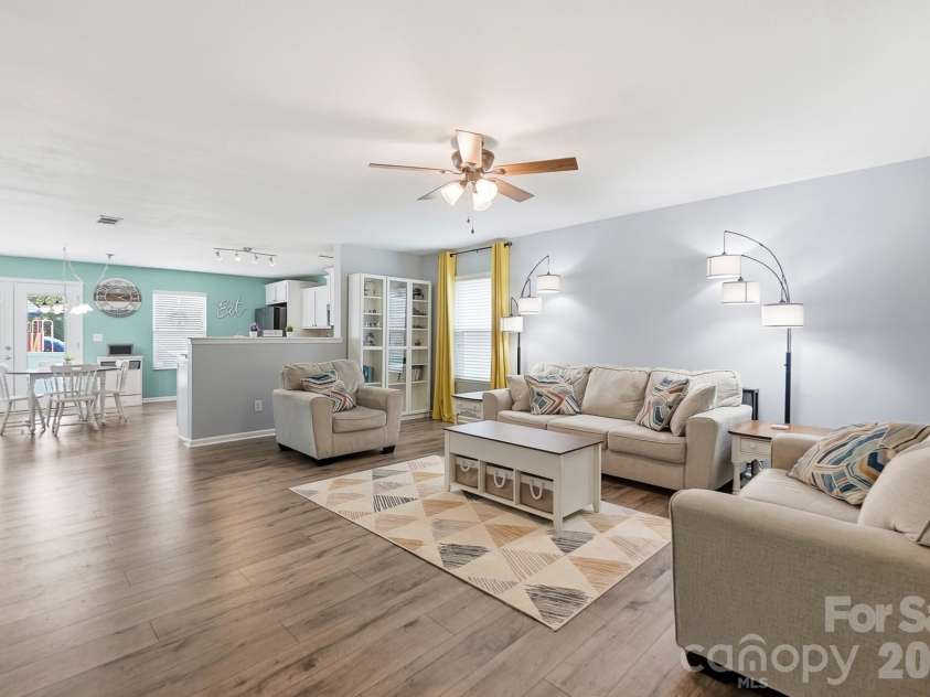 513 Sansberry Drive, York, SC 29745.  MLS# CAR4407150, YatesRealty ID 39742. 
