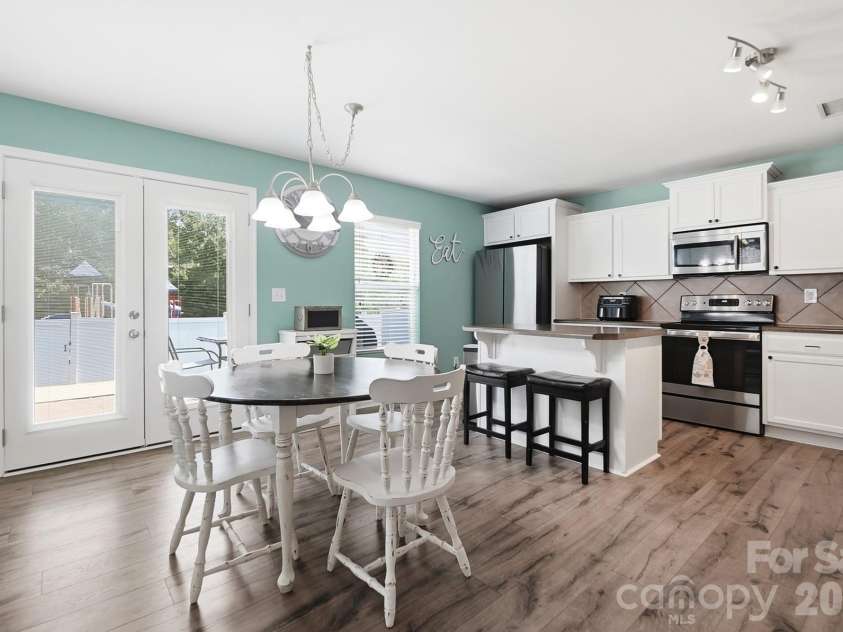 513 Sansberry Drive, York, SC 29745.  MLS# CAR4407150, YatesRealty ID 39742. 