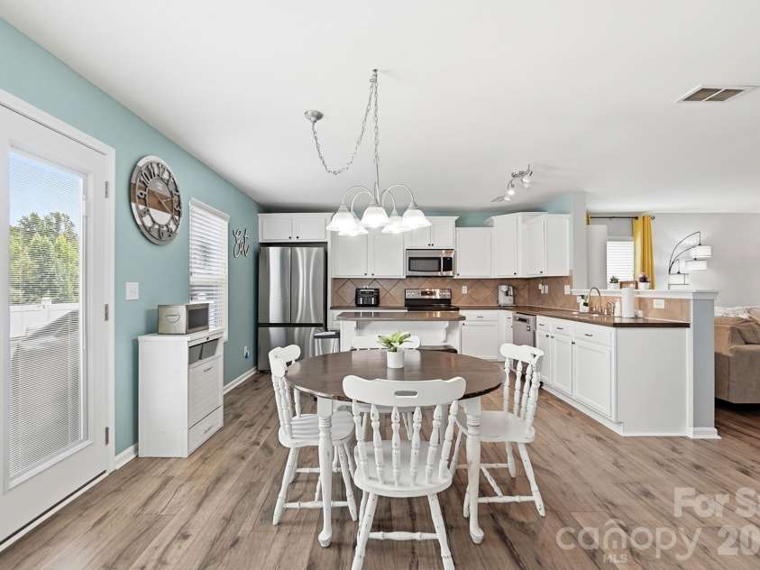 513 Sansberry Drive, York, SC 29745.  MLS# CAR4407150, YatesRealty ID 39742. 