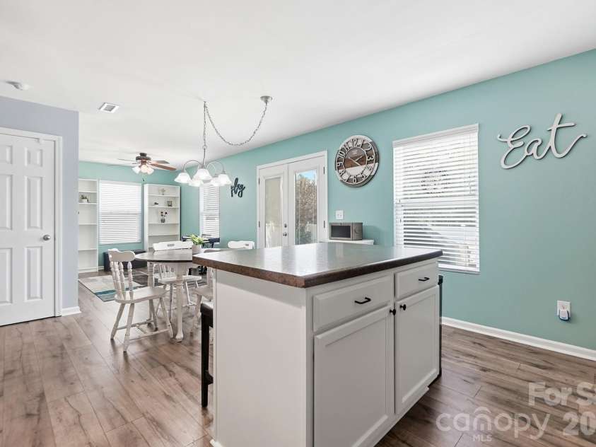 513 Sansberry Drive, York, SC 29745.  MLS# CAR4407150, YatesRealty ID 39742. 