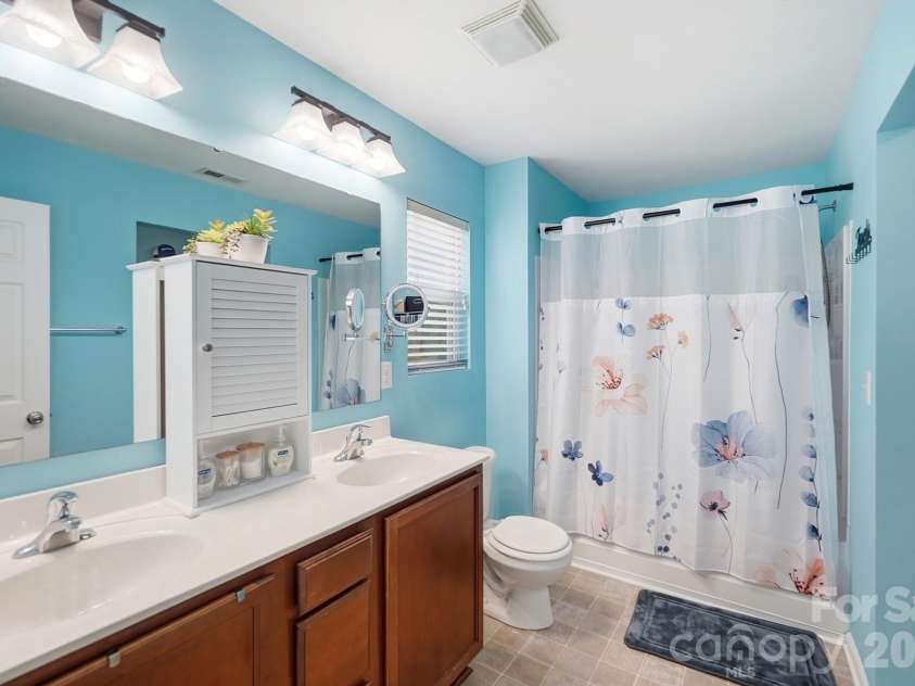 513 Sansberry Drive, York, SC 29745.  MLS# CAR4407150, YatesRealty ID 39742. 