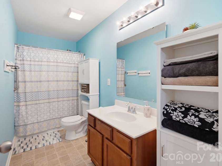 513 Sansberry Drive, York, SC 29745.  MLS# CAR4407150, YatesRealty ID 39742. 