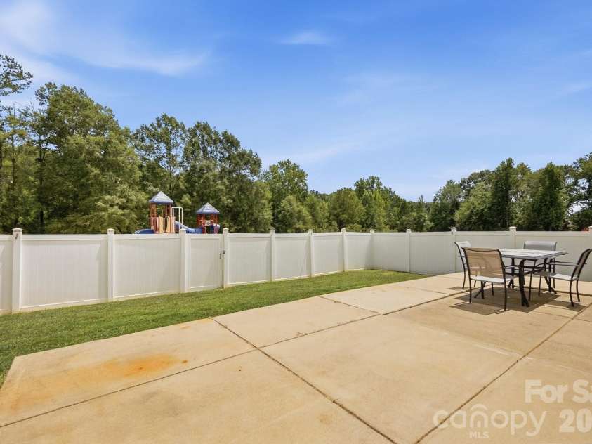 513 Sansberry Drive, York, SC 29745.  MLS# CAR4407150, YatesRealty ID 39742. 