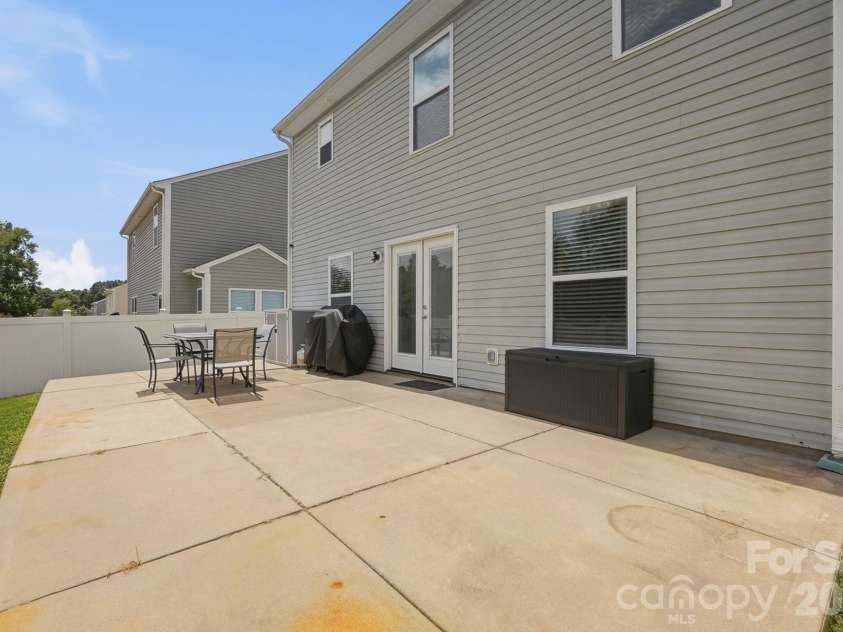 513 Sansberry Drive, York, SC 29745.  MLS# CAR4407150, YatesRealty ID 39742. 