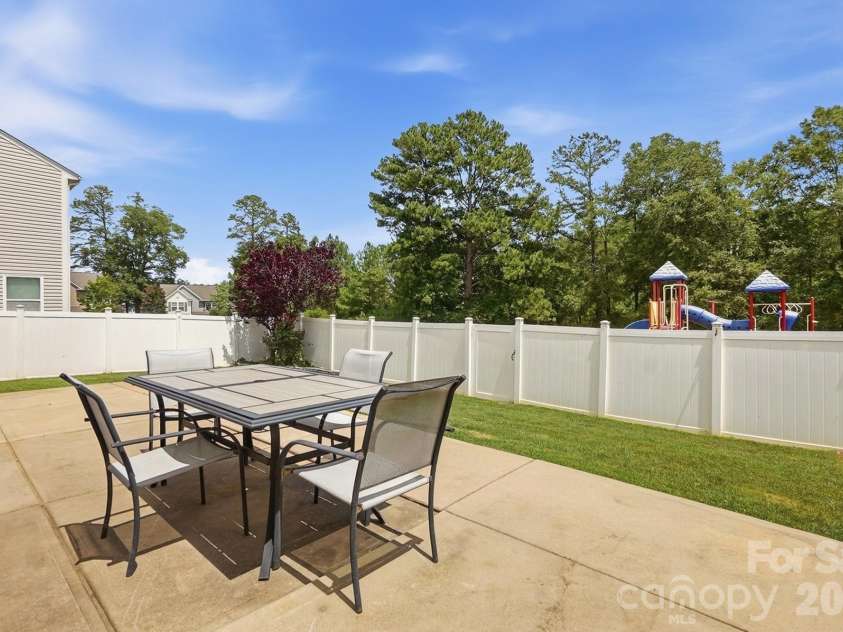 513 Sansberry Drive, York, SC 29745.  MLS# CAR4407150, YatesRealty ID 39742. 