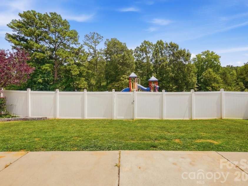 513 Sansberry Drive, York, SC 29745.  MLS# CAR4407150, YatesRealty ID 39742. 