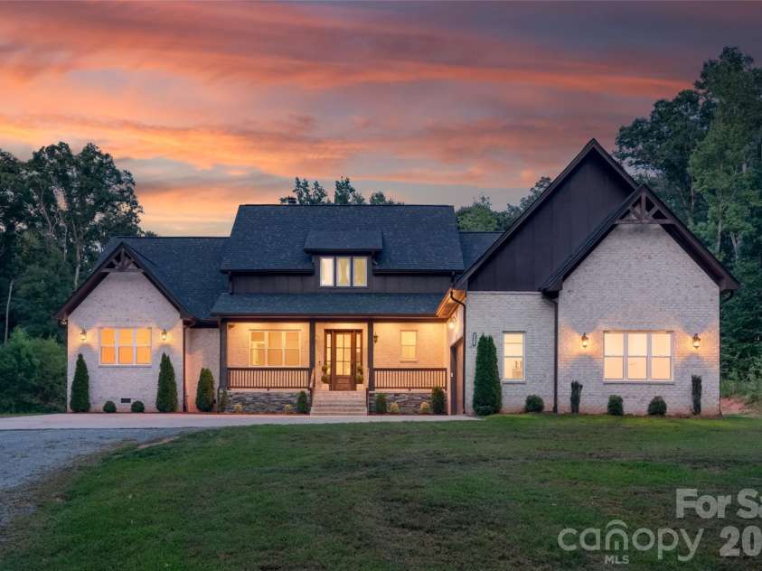9401 Deer Run Road, Waxhaw, NC 28173.  MLS# CAR4407463, YatesRealty ID 39743. 