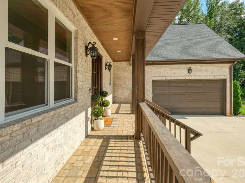 9401 Deer Run Road, Waxhaw, NC 28173.  MLS# CAR4407463, YatesRealty ID 39743. 
