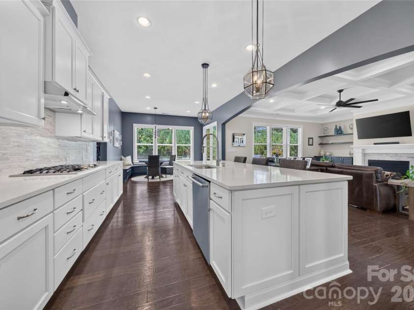 5110 Harwich Circle, Matthews, NC 28104.  MLS# CAR4406982, YatesRealty ID 39744. 