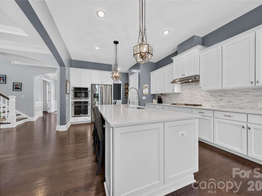 5110 Harwich Circle, Matthews, NC 28104.  MLS# CAR4406982, YatesRealty ID 39744. 
