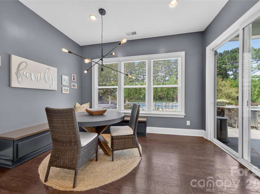 5110 Harwich Circle, Matthews, NC 28104.  MLS# CAR4406982, YatesRealty ID 39744. 