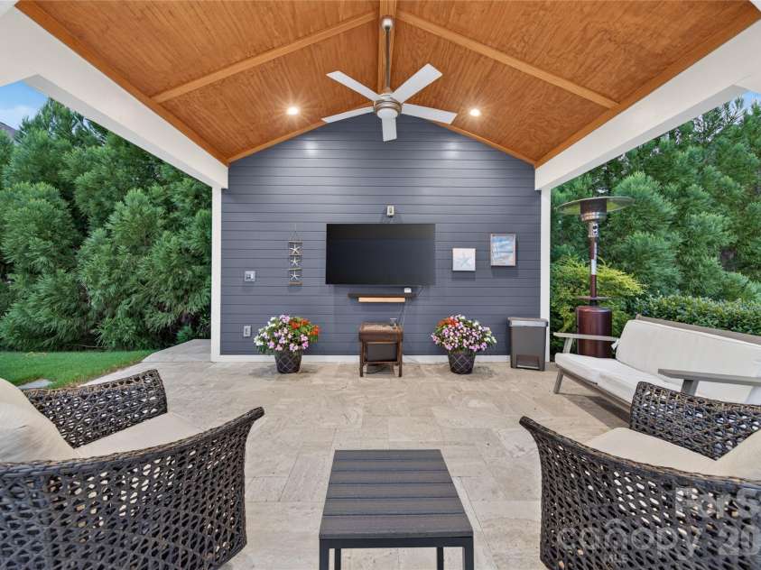 5110 Harwich Circle, Matthews, NC 28104.  MLS# CAR4406982, YatesRealty ID 39744. 
