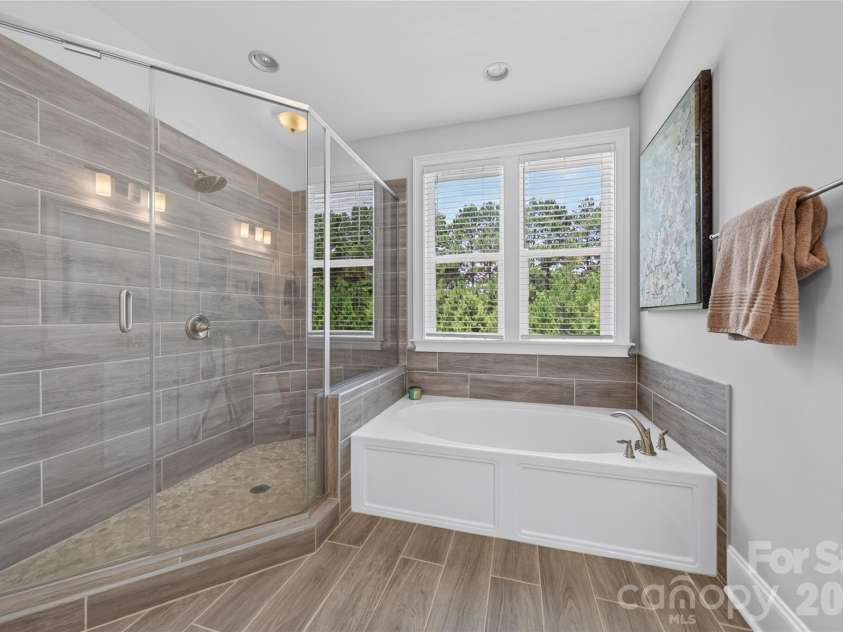 5110 Harwich Circle, Matthews, NC 28104.  MLS# CAR4406982, YatesRealty ID 39744. 