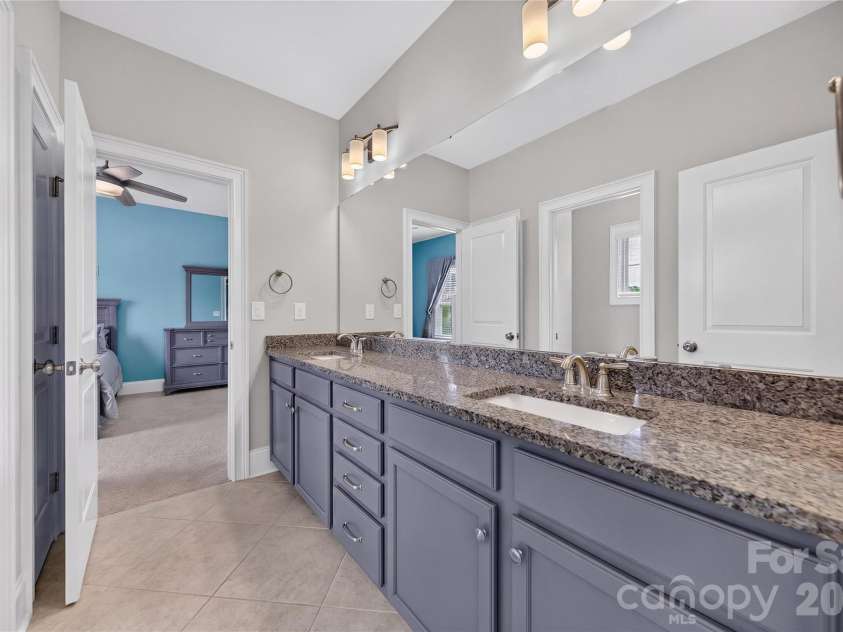 5110 Harwich Circle, Matthews, NC 28104.  MLS# CAR4406982, YatesRealty ID 39744. 