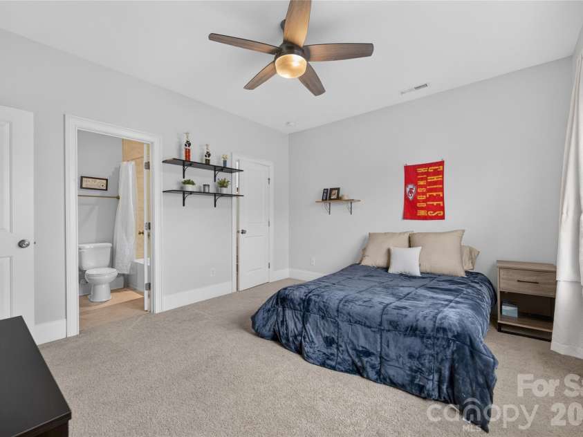 5110 Harwich Circle, Matthews, NC 28104.  MLS# CAR4406982, YatesRealty ID 39744. 