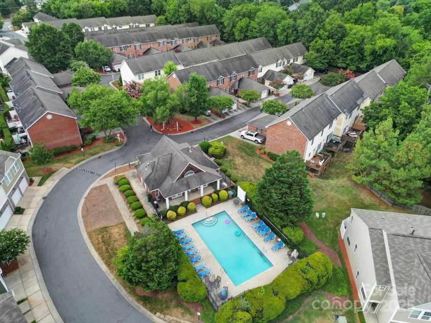 7014 Elm Hill Court, Charlotte, NC 28217.  MLS# CAR4282632, YatesRealty ID 39745. 