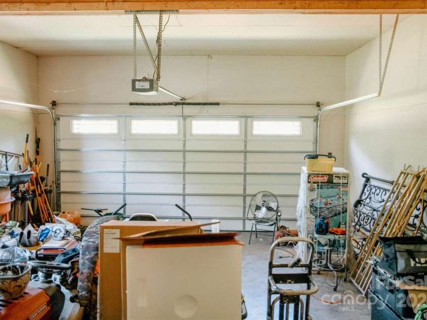 4642 King Crowder Drive, Gastonia, NC 28052.  MLS# CAR4147869, YatesRealty ID 3975. Garage