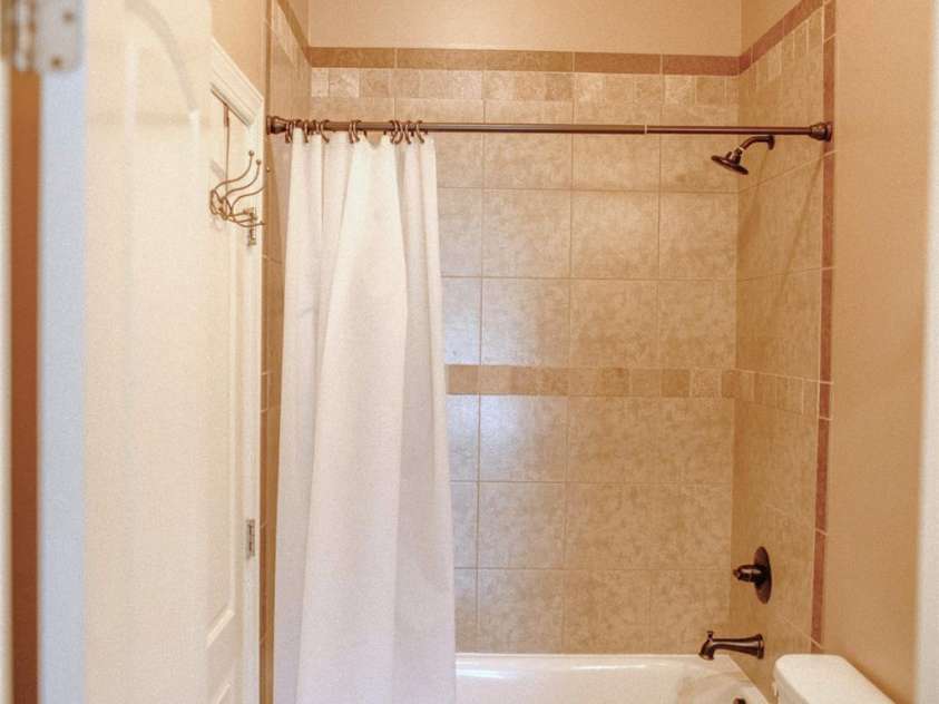 4642 King Crowder Drive, Gastonia, NC 28052.  MLS# CAR4147869, YatesRealty ID 3975. Jack and jill bathroom/shower 
