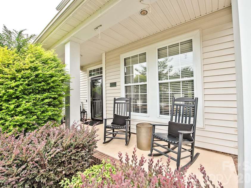 10912 Owl Nest Lane, Charlotte, NC 28277.  MLS# CAR4406818, YatesRealty ID 39751. 