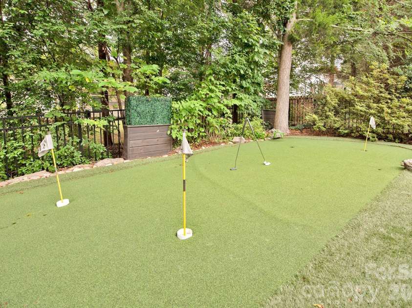 10912 Owl Nest Lane, Charlotte, NC 28277.  MLS# CAR4406818, YatesRealty ID 39751. 