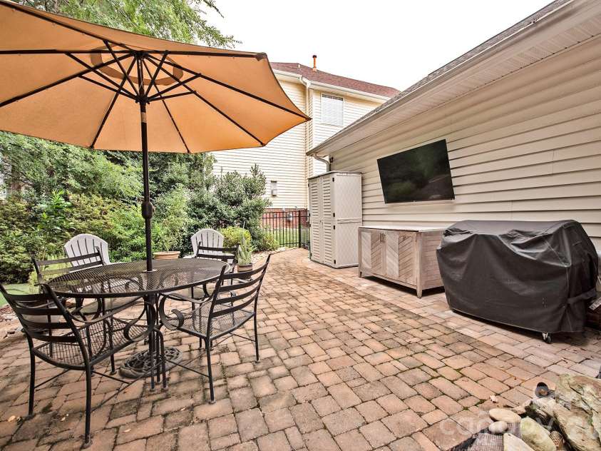 10912 Owl Nest Lane, Charlotte, NC 28277.  MLS# CAR4406818, YatesRealty ID 39751. 