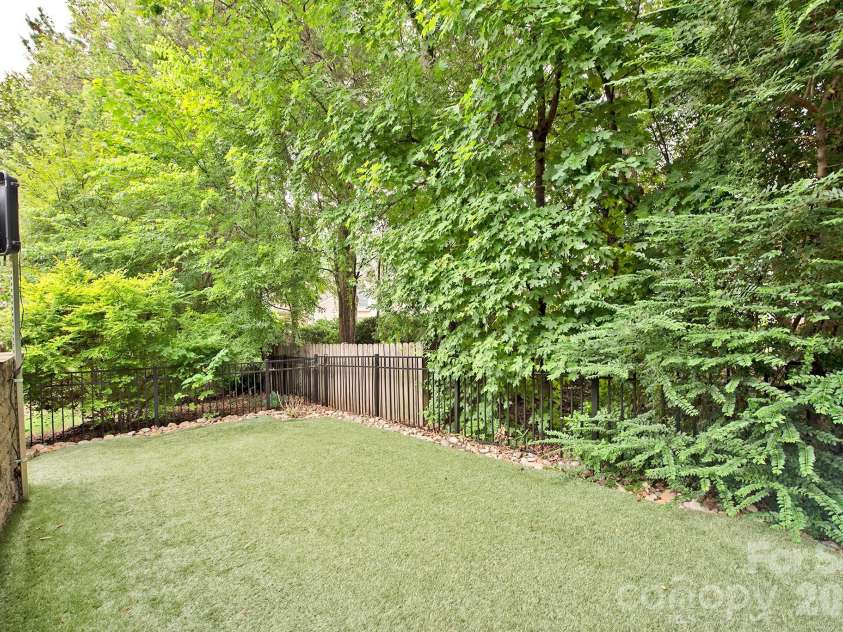 10912 Owl Nest Lane, Charlotte, NC 28277.  MLS# CAR4406818, YatesRealty ID 39751. 