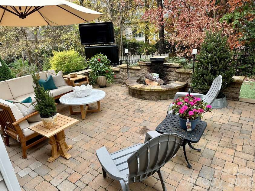 10912 Owl Nest Lane, Charlotte, NC 28277.  MLS# CAR4406818, YatesRealty ID 39751. 