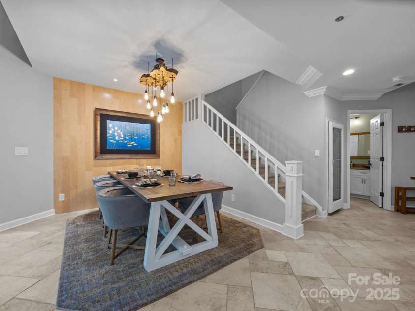 17925 Kings Point Drive, Cornelius, NC 28031.  MLS# CAR4274412, YatesRealty ID 39751. 