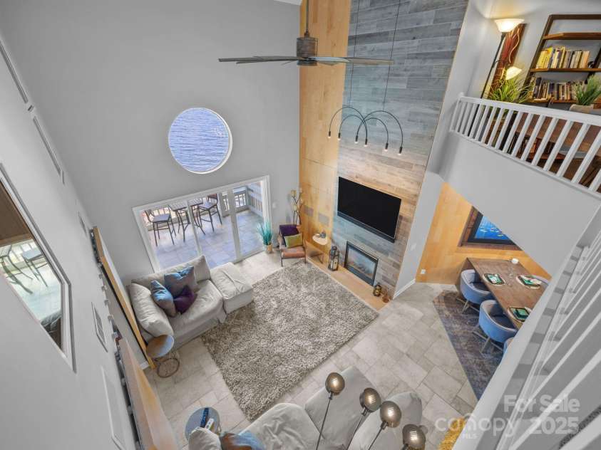 17925 Kings Point Drive, Cornelius, NC 28031.  MLS# CAR4274412, YatesRealty ID 39751. 