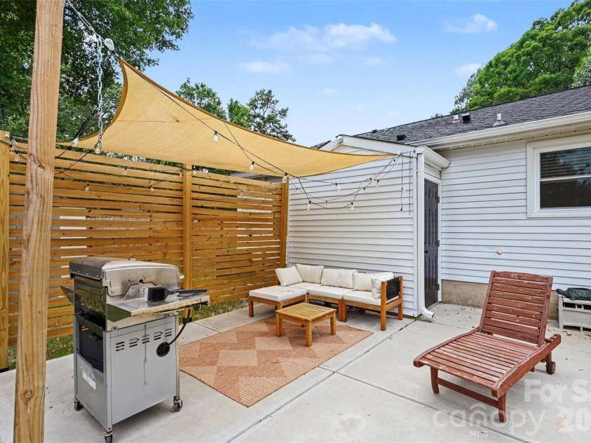 6511 Misty Morning Drive, Charlotte, NC 28212.  MLS# CAR4407042, YatesRealty ID 39753. 