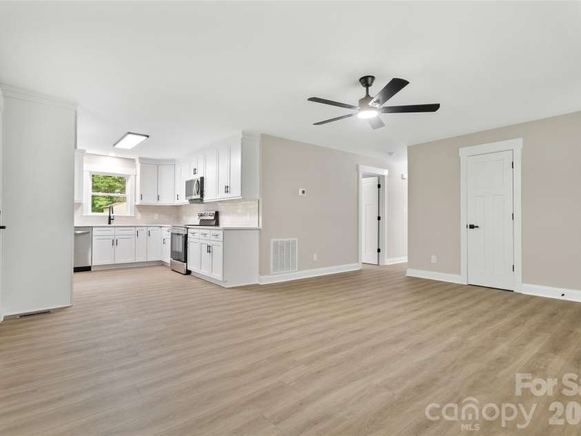 3533 Amity Hill Road, Statesville, NC 28677.  MLS# CAR4407090, YatesRealty ID 39754. 