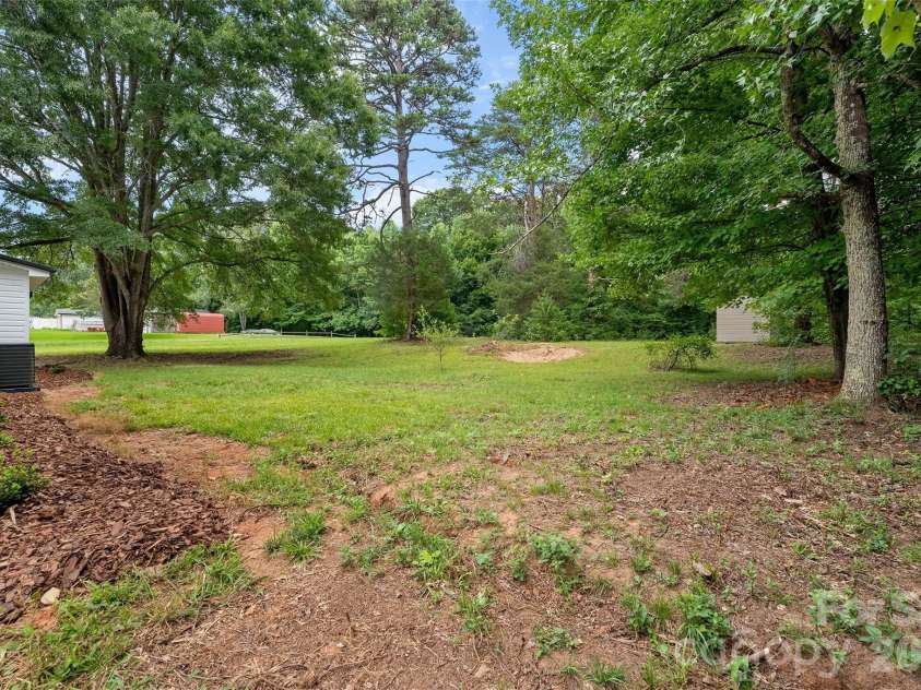 3533 Amity Hill Road, Statesville, NC 28677.  MLS# CAR4407090, YatesRealty ID 39754. 