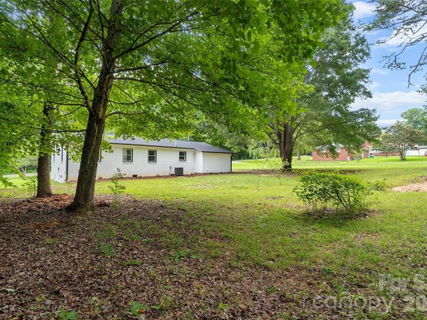 3533 Amity Hill Road, Statesville, NC 28677.  MLS# CAR4407090, YatesRealty ID 39754. 