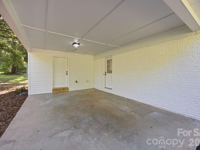 3533 Amity Hill Road, Statesville, NC 28677.  MLS# CAR4407090, YatesRealty ID 39754. 
